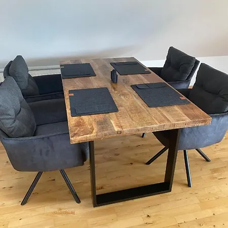 Schoenes Dachgeschoss Loft In Citynah شقة *